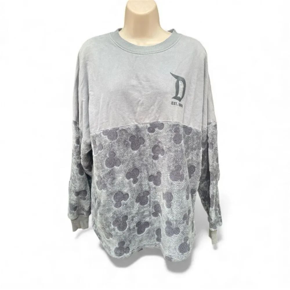 Disney Resort Sweatshirt Soft Gray Long Sleeve 3D print M